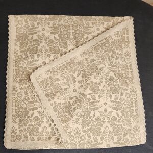 NWOT Cynthia Rowley Gray Floral Table Runner 18" X 76"